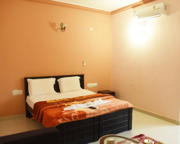 DELUXE AC ROOMS